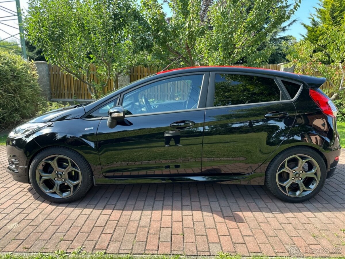 Prodám Ford Fiesta ST-line 1.0EcoBoost 92lw - 4