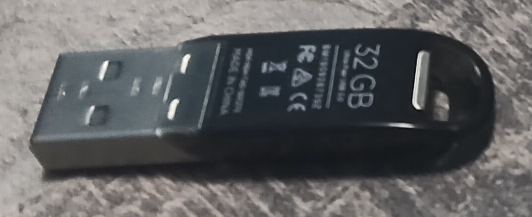 SanDisk Ultra Flair 32GB černá (flash disk) - 4