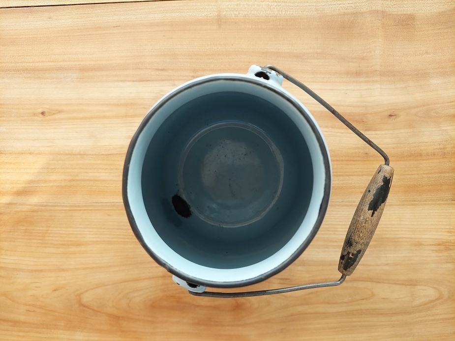Staré retro nádobí, konvice - konvička smaltovaná, moc pěkná - 4