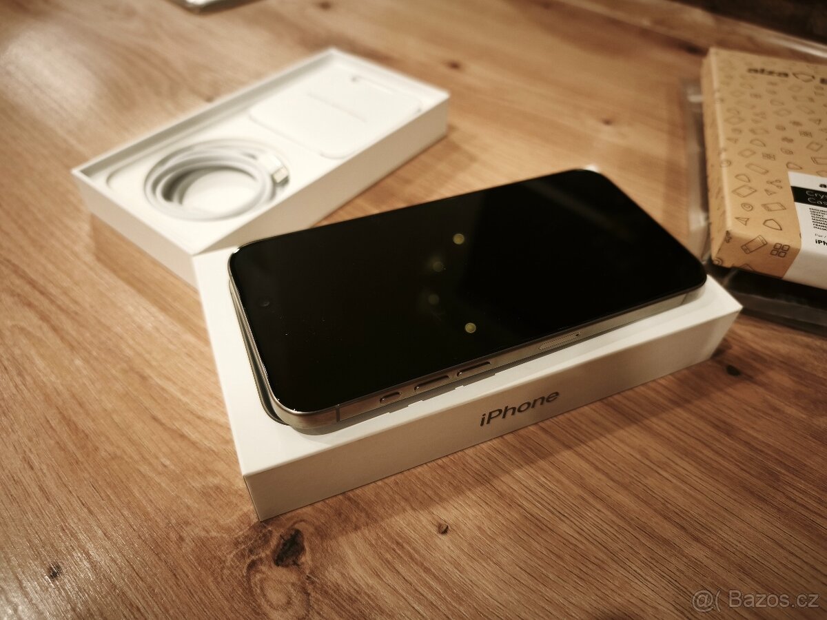 Apple iPhone 15 Pro max + Apple Watch 8 - 4