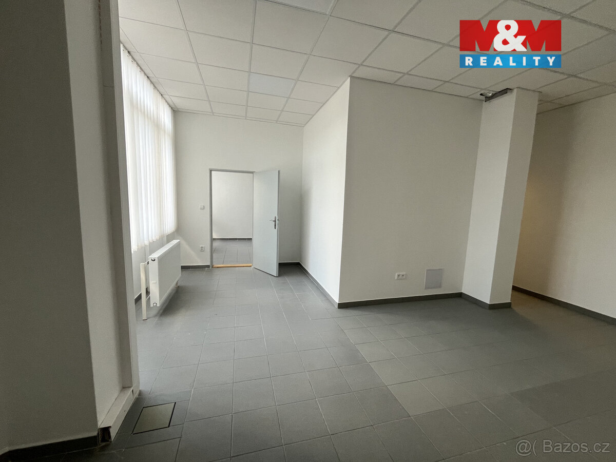 Pronájem kancelářského prostoru,61m², Třinec, ul.nám.Svobody - 4