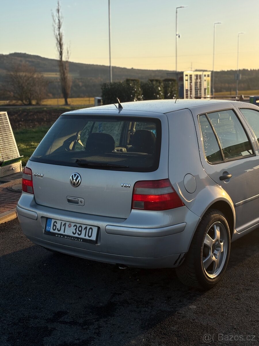 Volkswagen golf 4 - 4