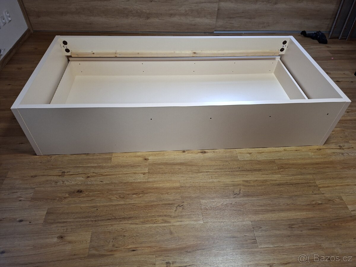 Prodám postel 200 x 90 x 42 - 4