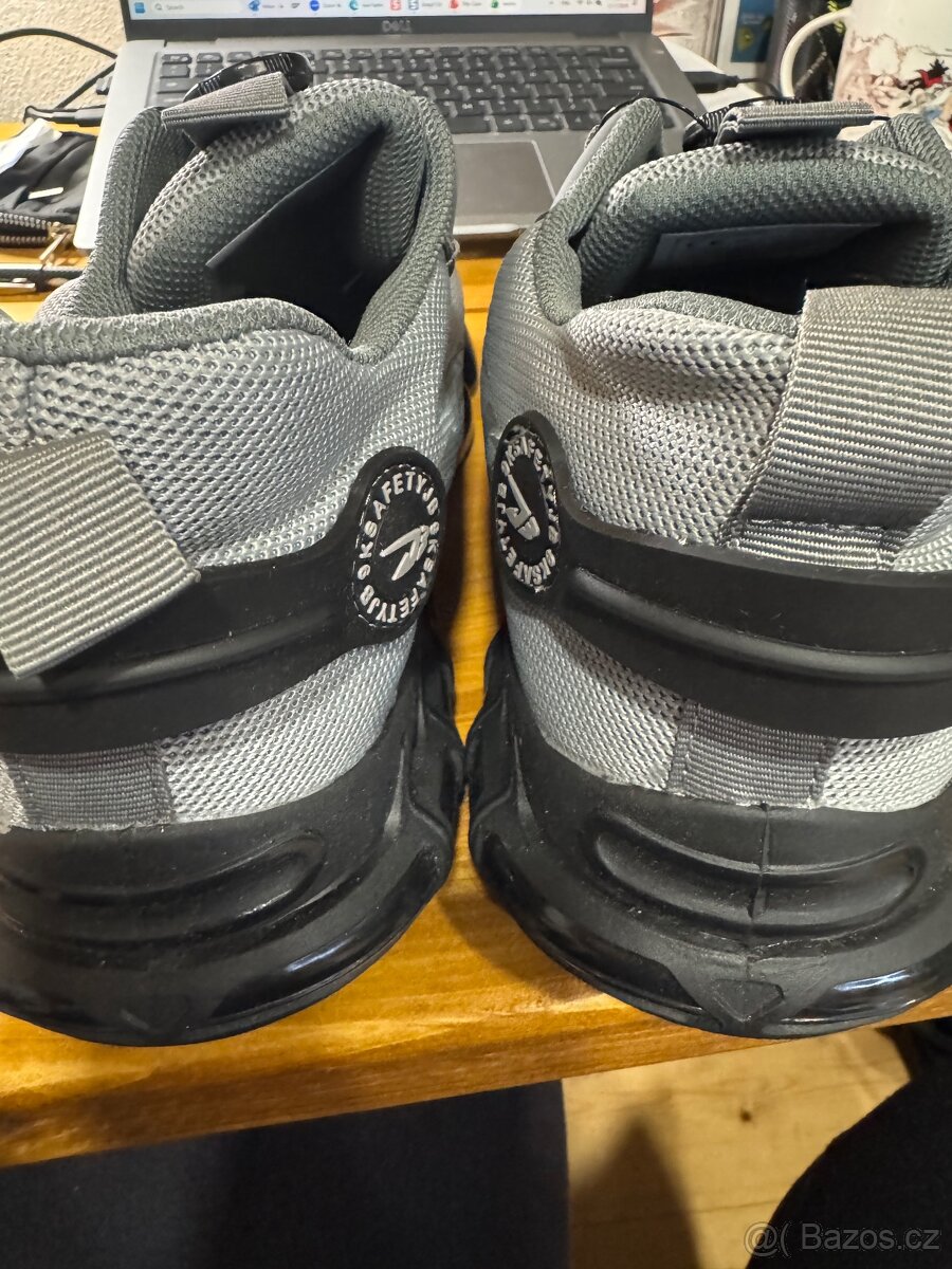 Bezpečnostní boty, vel. 43 - 4