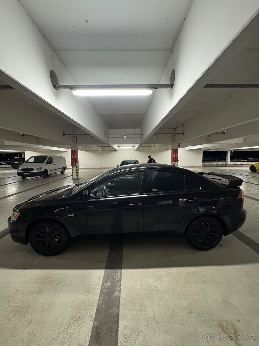 Mitsubishi Lancer - 4