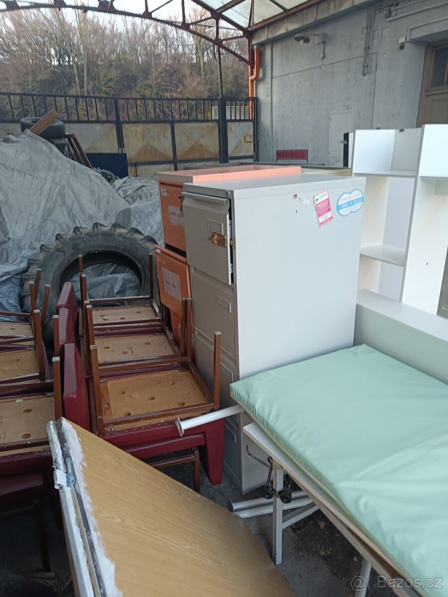 mix nábytku a židlí kartotéka - 4