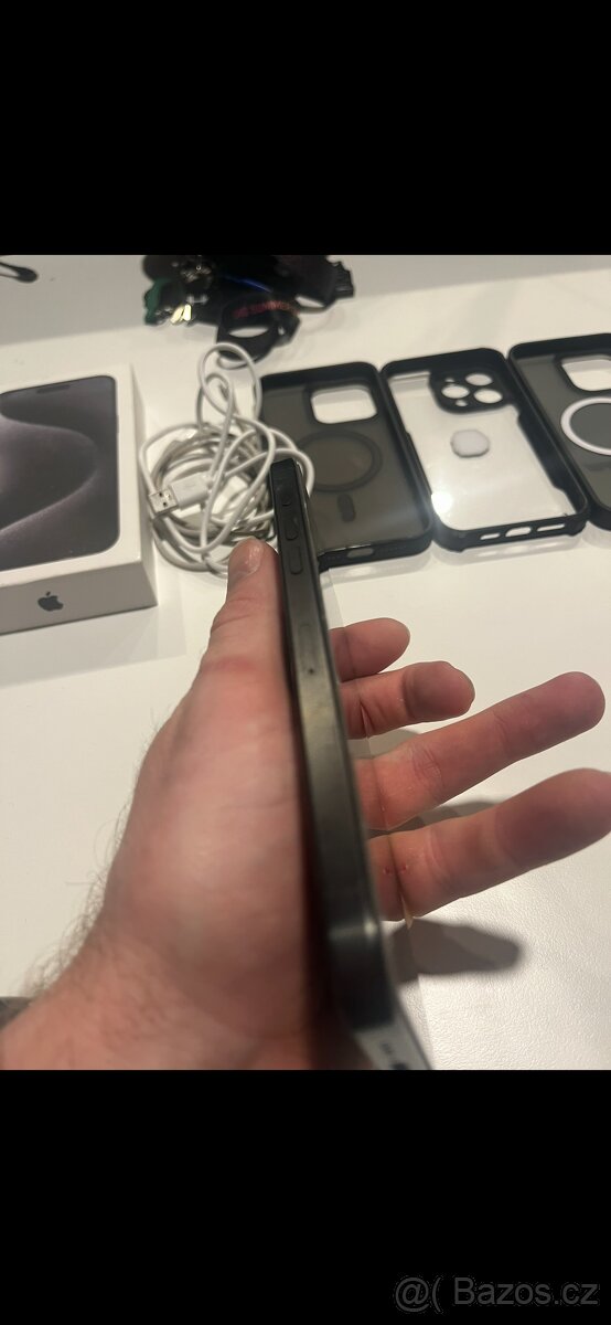 Apple iPhone 15 Pro Max 512gb Black Titan - 4