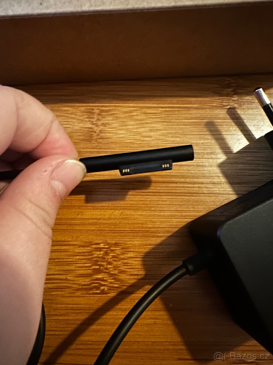 Microsoft Surface nabíječka - 4