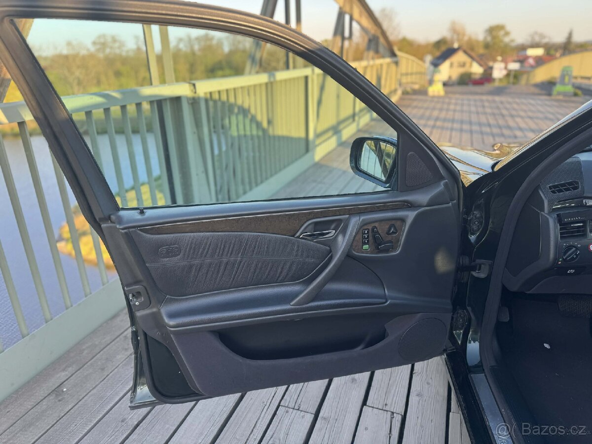 Mercedes-Benz w210 E320 - 4