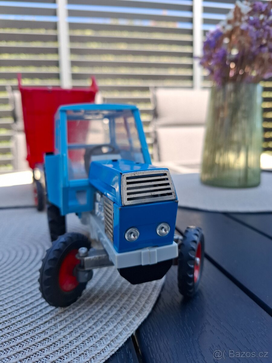 Traktor Zetor - 4
