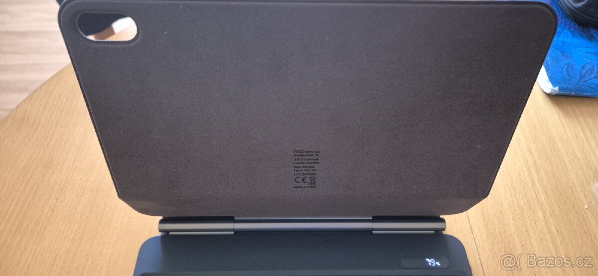 Pouzdro na iPad s klávesnicí - 4