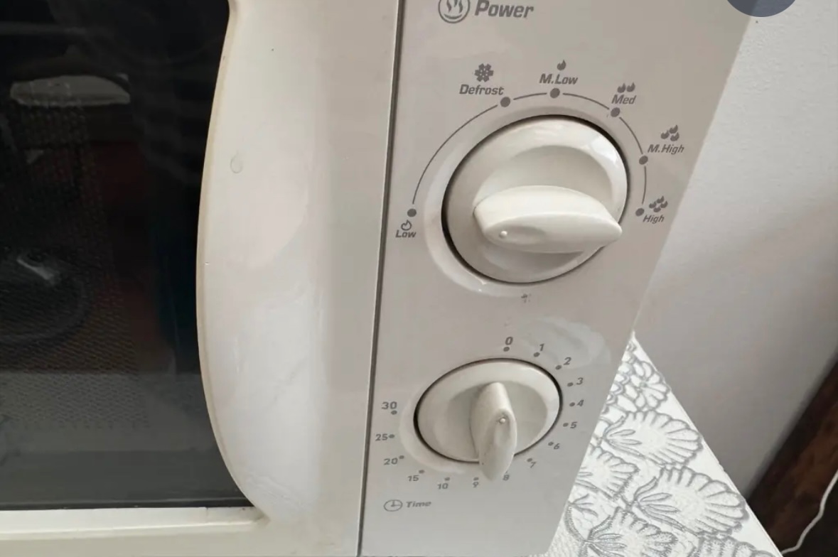 Mikrovlnná trouba ECG – plně funkční, manuální ovládání - 4