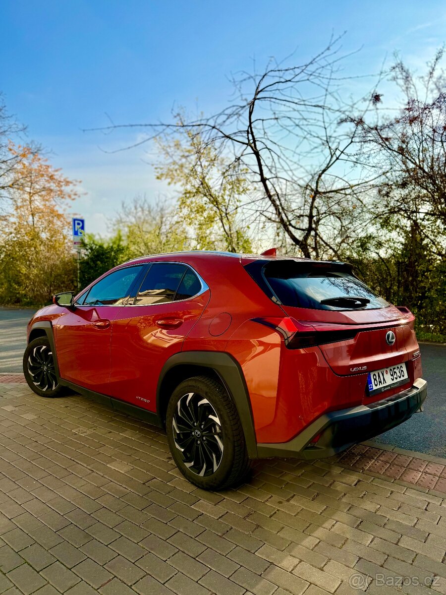 Lexus ux250h - 4