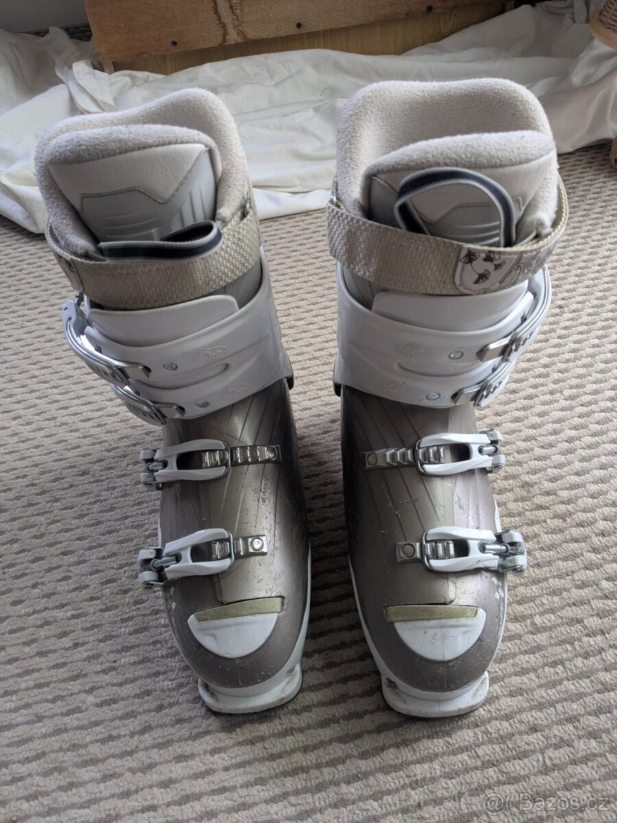 Prodám dámské lyžařské boty Rossignosl vel 26,5 - 4