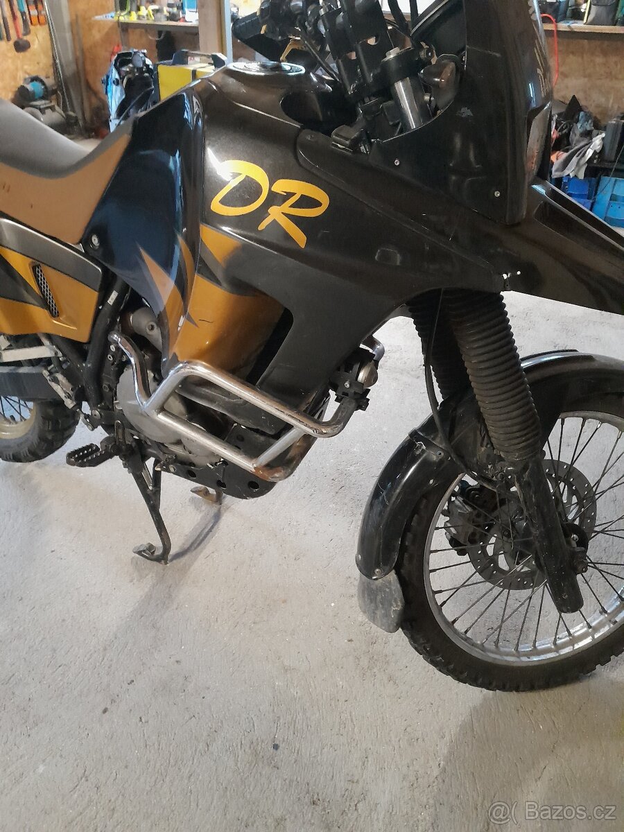 Suzuki DR 800 Big - 4