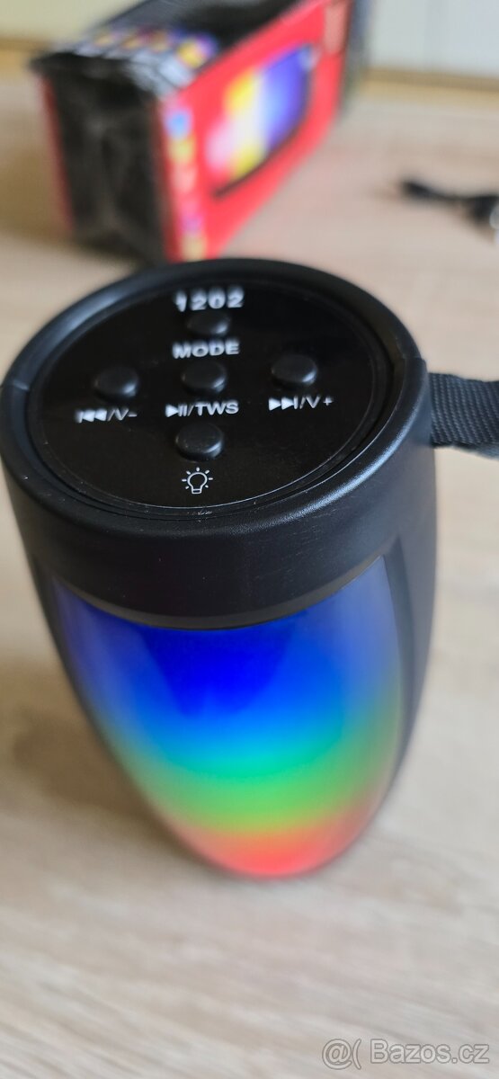Bluetooth reproduktor s LED podsvícením - 4