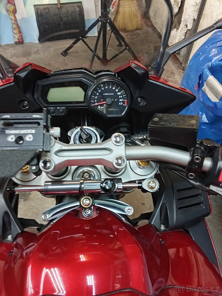 YamahaFZ1-Fazer - 4