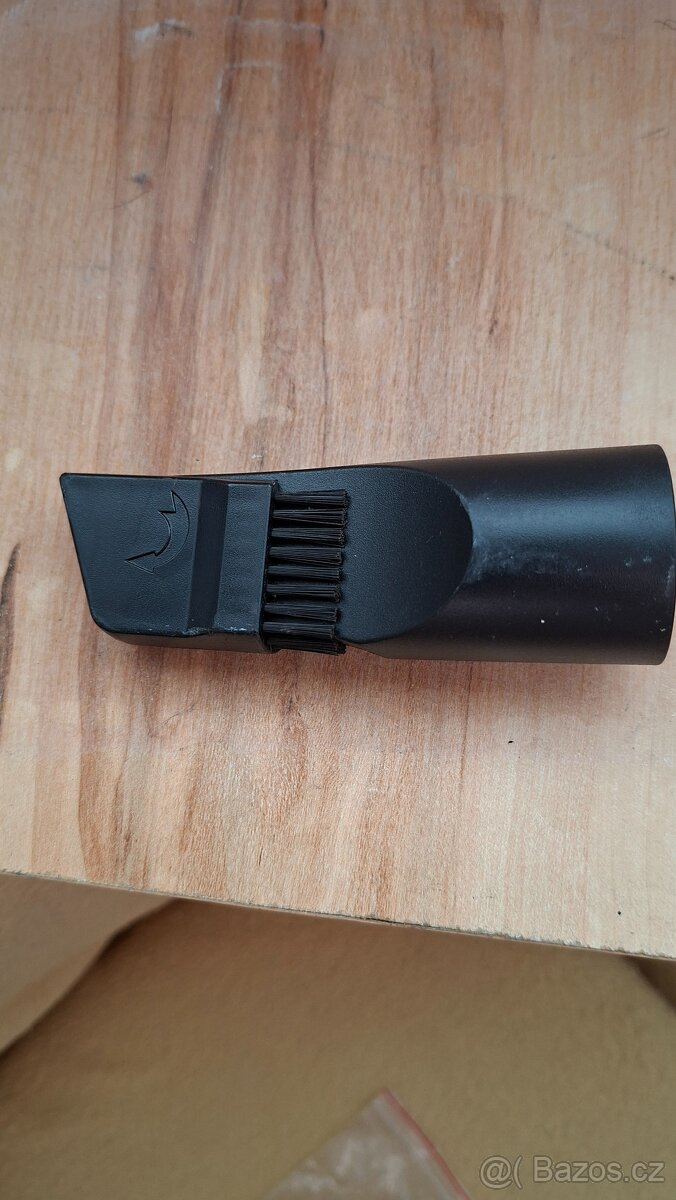 Vysavač bezsáčkový - 4