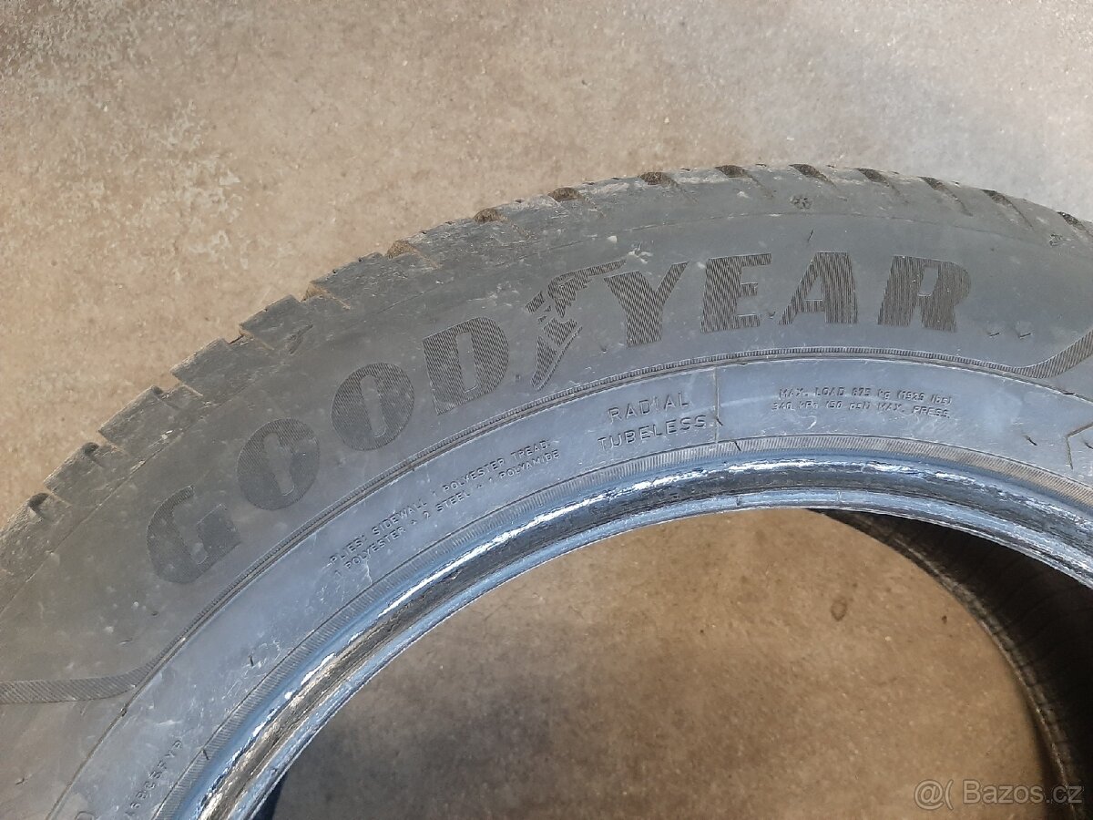 Goodyear vector 235/55r17 - 4