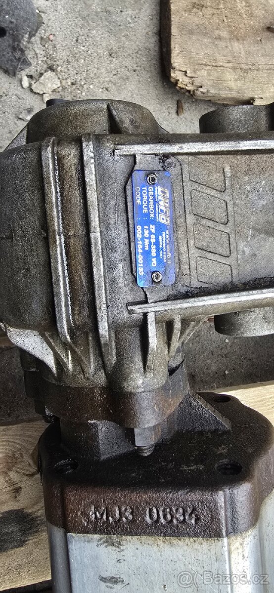Hydraulika 3 stranný sklápěč. Teleskopický válec. - 4