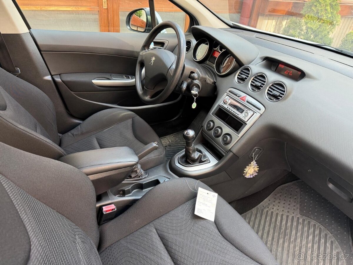 Peugeot 308 1,4i - 4