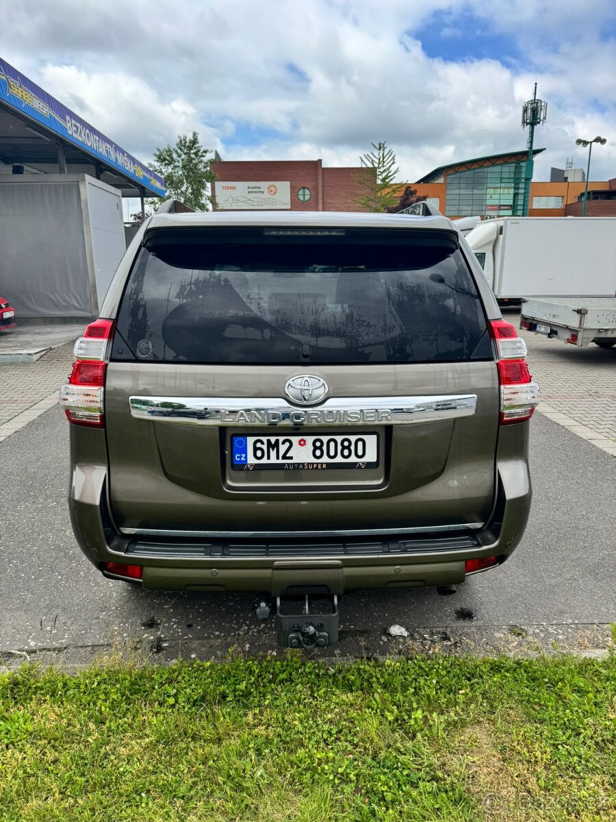 Land Cruiser 150, 83tkm, 2015, EXECUTIVE hněd.metal.