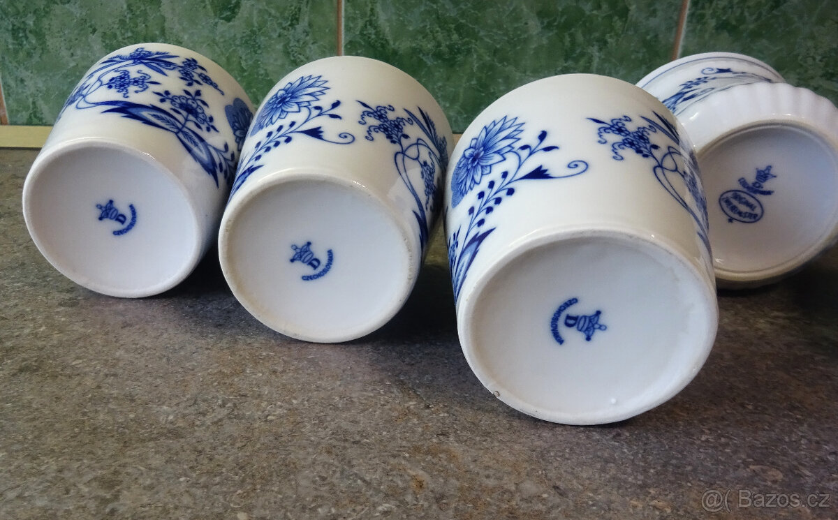 Cibulák porcelán odlivky, hrnek, váza, pohárek lázeňský - 4