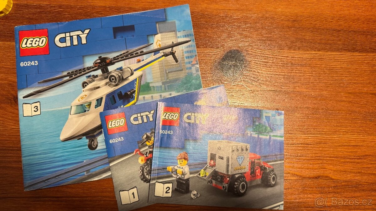 LEGO City 60243 Pronásledování s policejní helikoptérou - 4