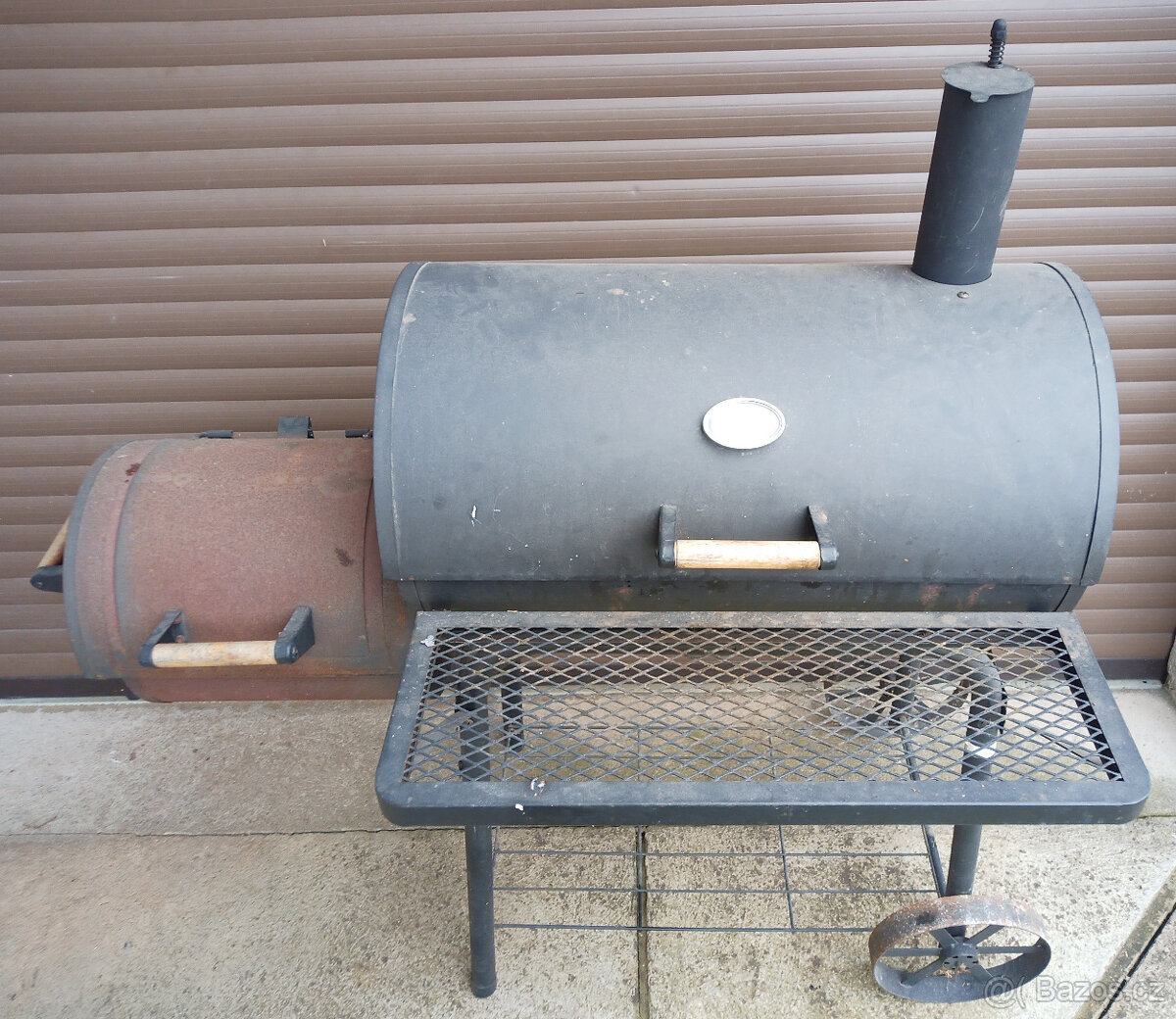 Gril lokomotiva BBQ s udírnou, ocelový na kolečkách - 4