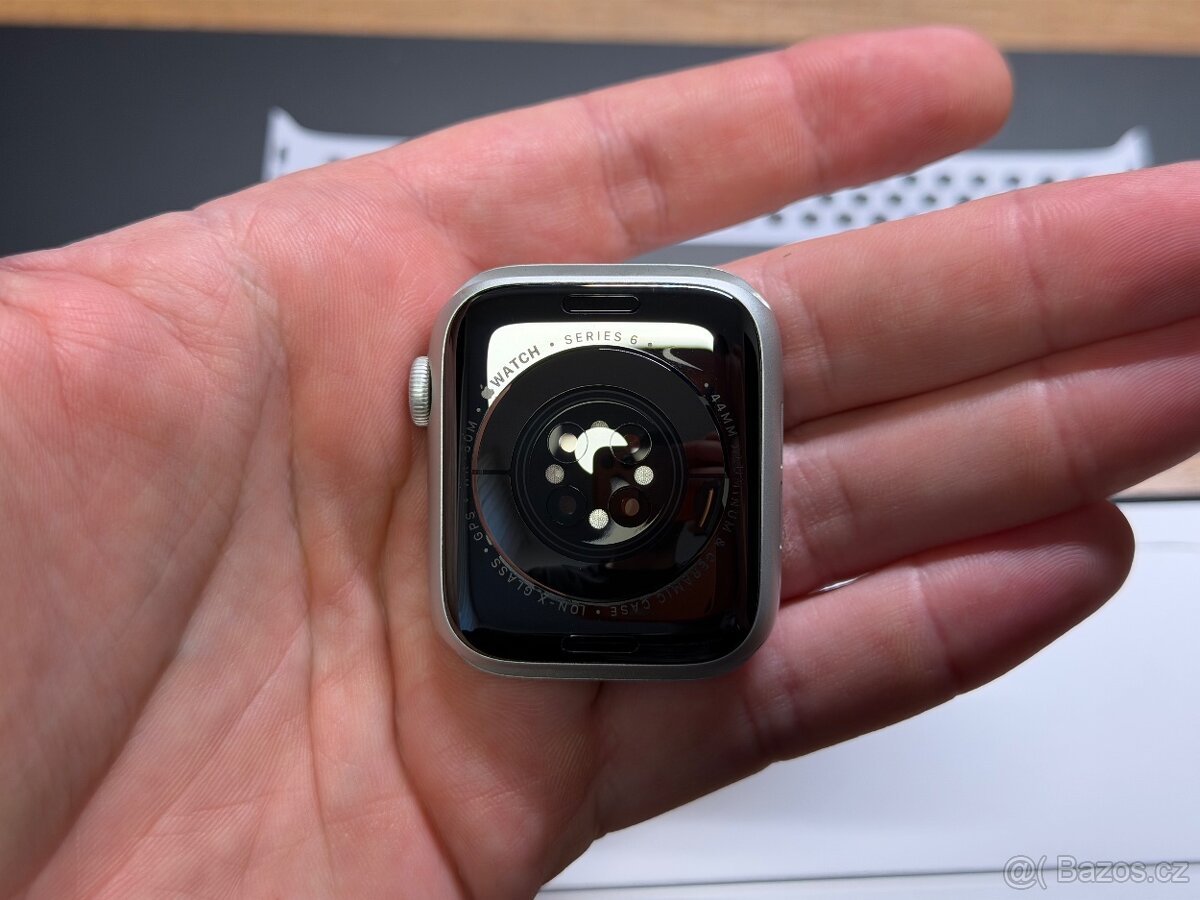 Apple Watch 6 44mm Nike Silver - 4