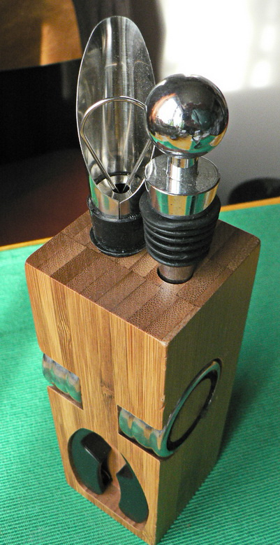 PIVNÍ (sklo, otvíráky, polštář)+VINNÉvěci, NOŽE aj. - 4