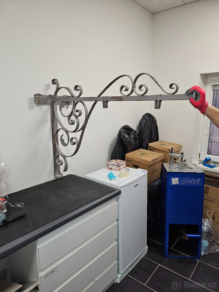 Kovaný ráhnový držák - 4