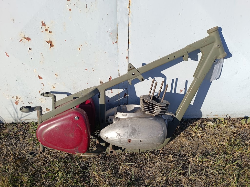 Jawa Pérák - rám - 4