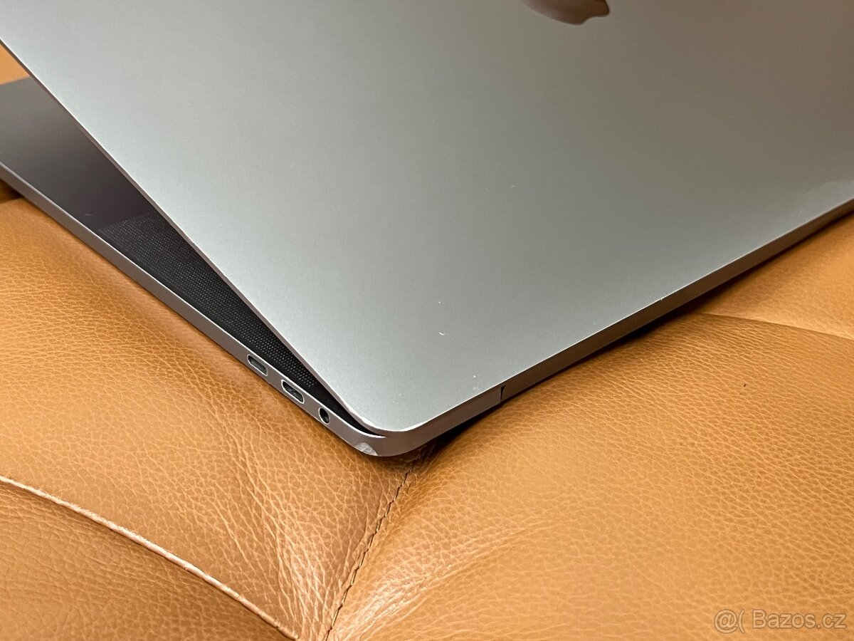 Apple MacBook Pro 16” 2019 i7, 32GB RAM, 512GB SSD - 4
