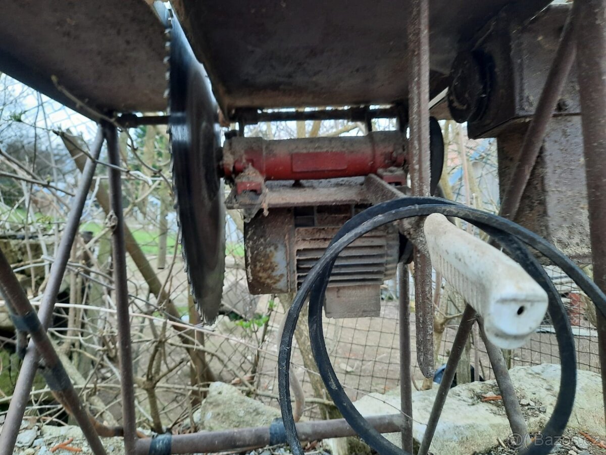 Prodám elektrickou pilu cirkulárku. - 4