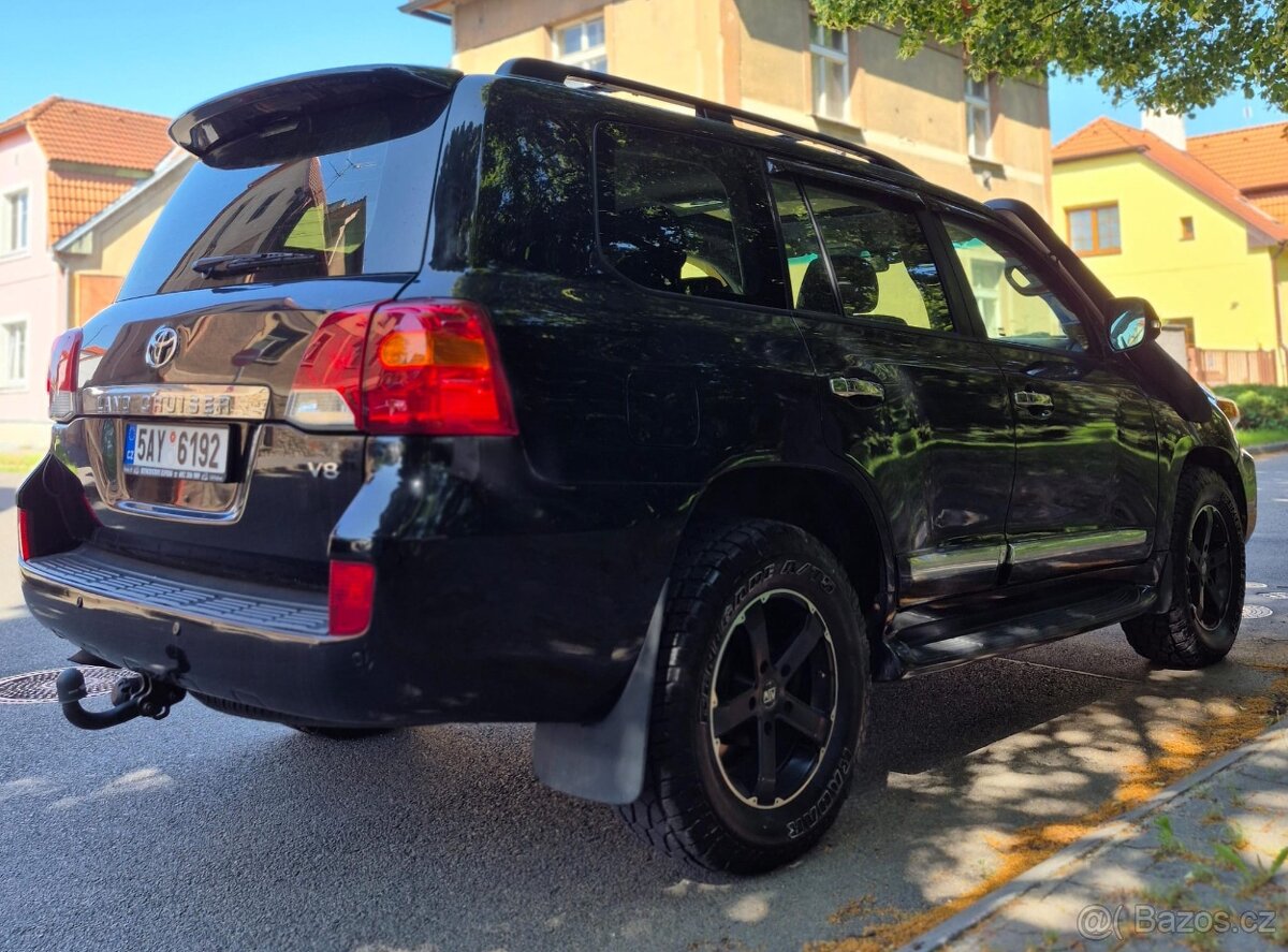 TOYOTA LAND CRUISER 4x4 VDJ200L