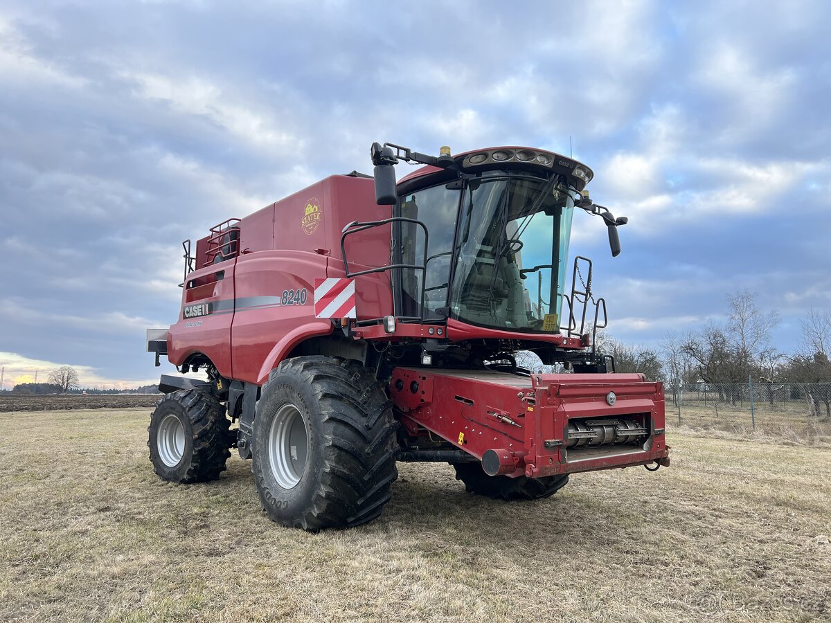 Sklízecí mlátička Case IH 8240 + MacDon FD75 - 4