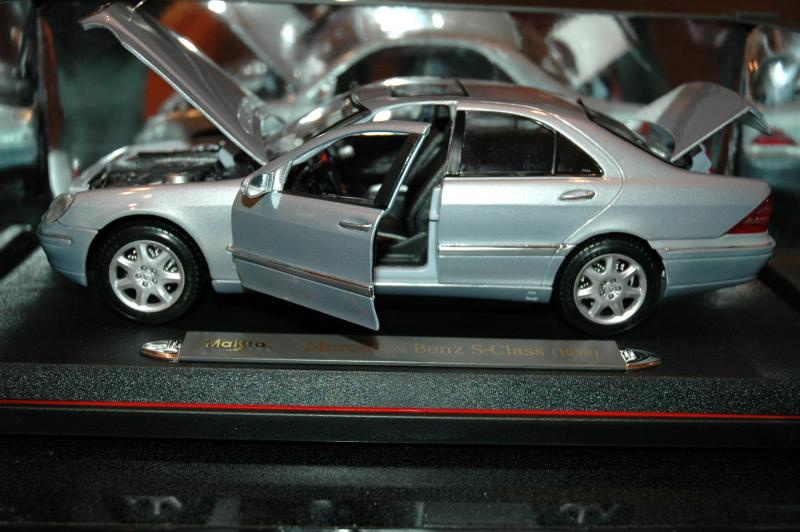 1:18 Rarita Mercedes S-Klasse W220 Maisto 1999-05 - 4
