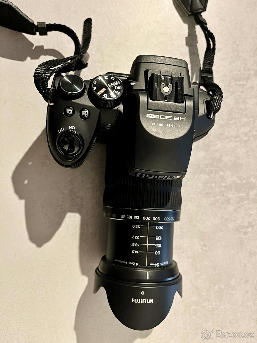 Fujifilm FinePix HS30 EXR - 4