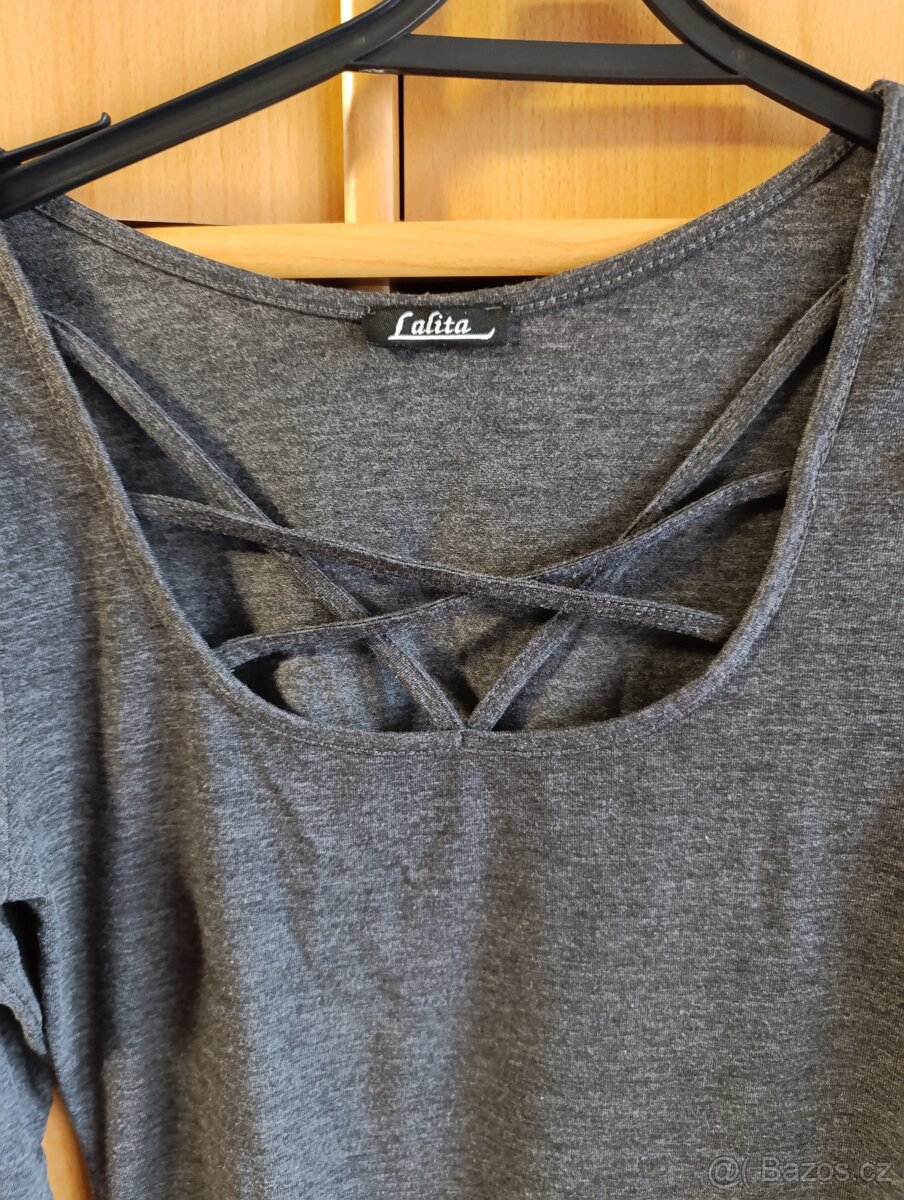 Šedé tričko se zdobením - 4