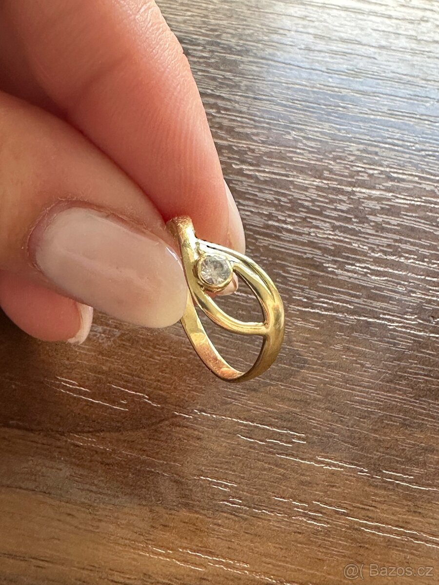 Zlatý dámský prsten - 4