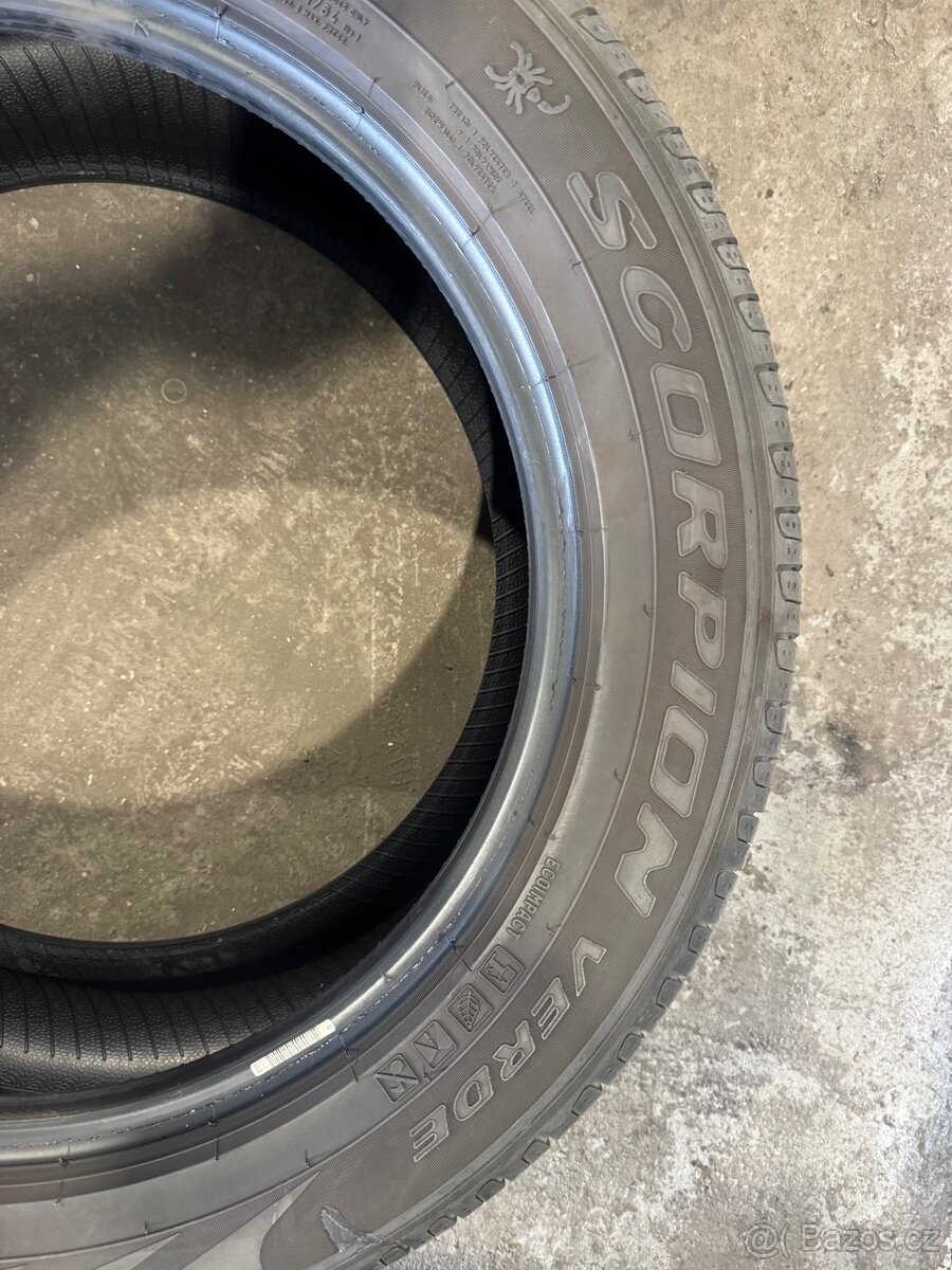 Pirelli 235/55r18 - 4