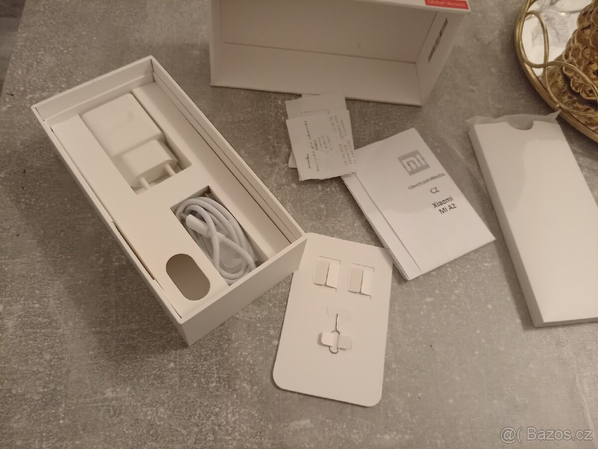 Xiaomi Mi A2 Gold - 4