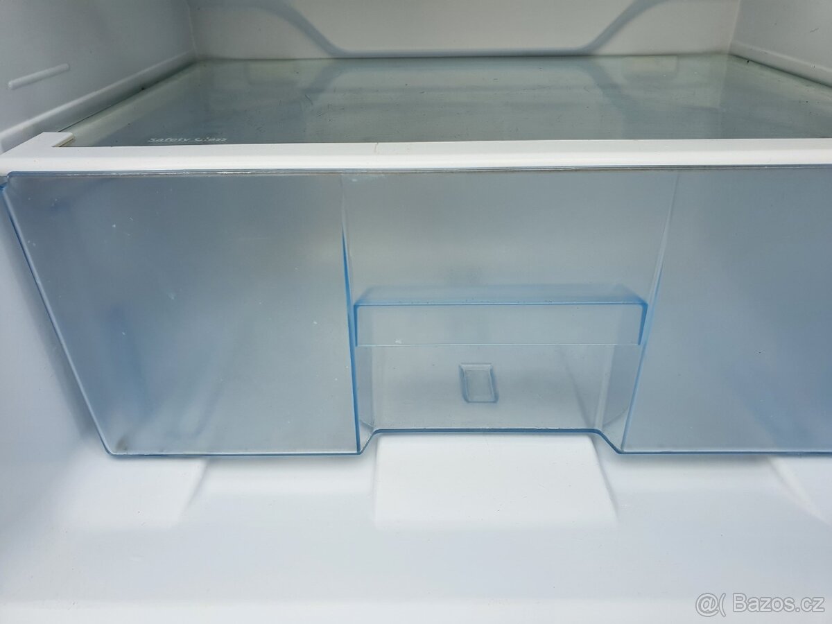 A+ lednice 2-dvéřová dole velký mrazák - 4