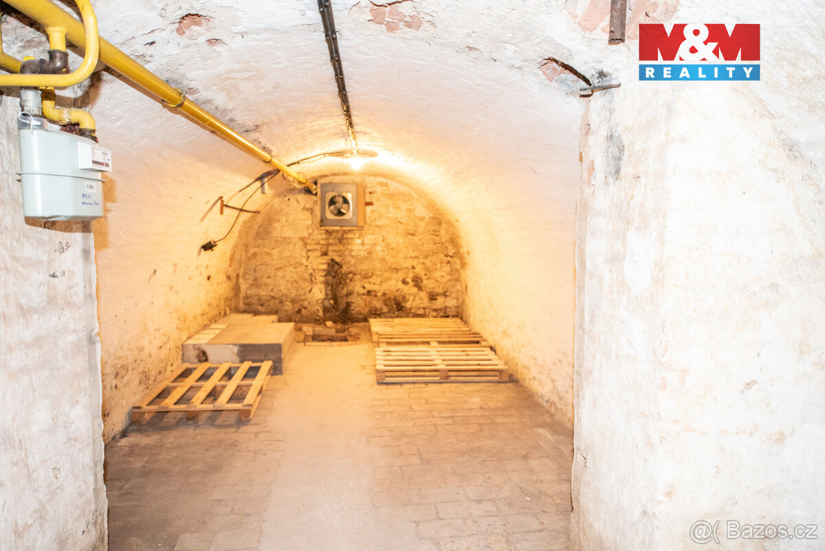 Pronájem skladu v Pardubicích, ul. 17. listopadu - 4