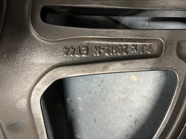 Mercedes GLS Celá sada R20 AMG 275/50 R20 - 4