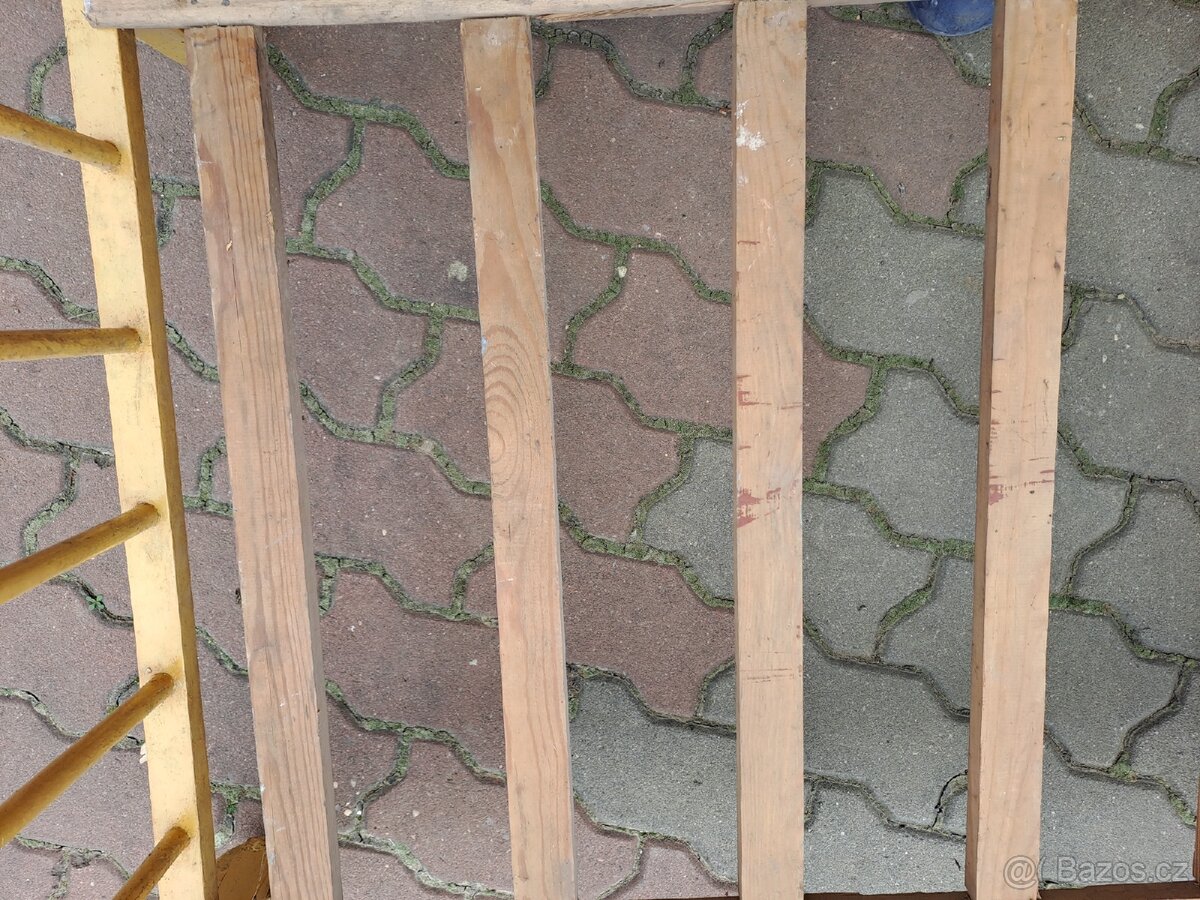 Dřevěná dětská postýlka - 4