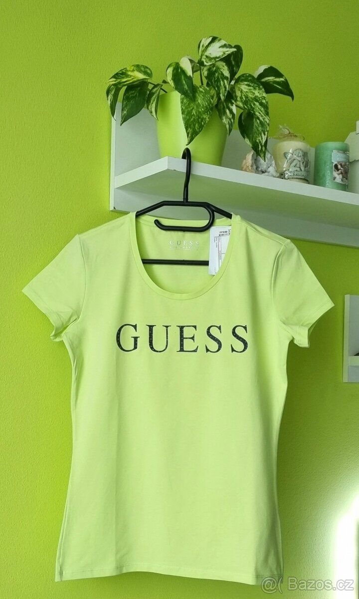Světlezelené dámské tričko Guess - 4