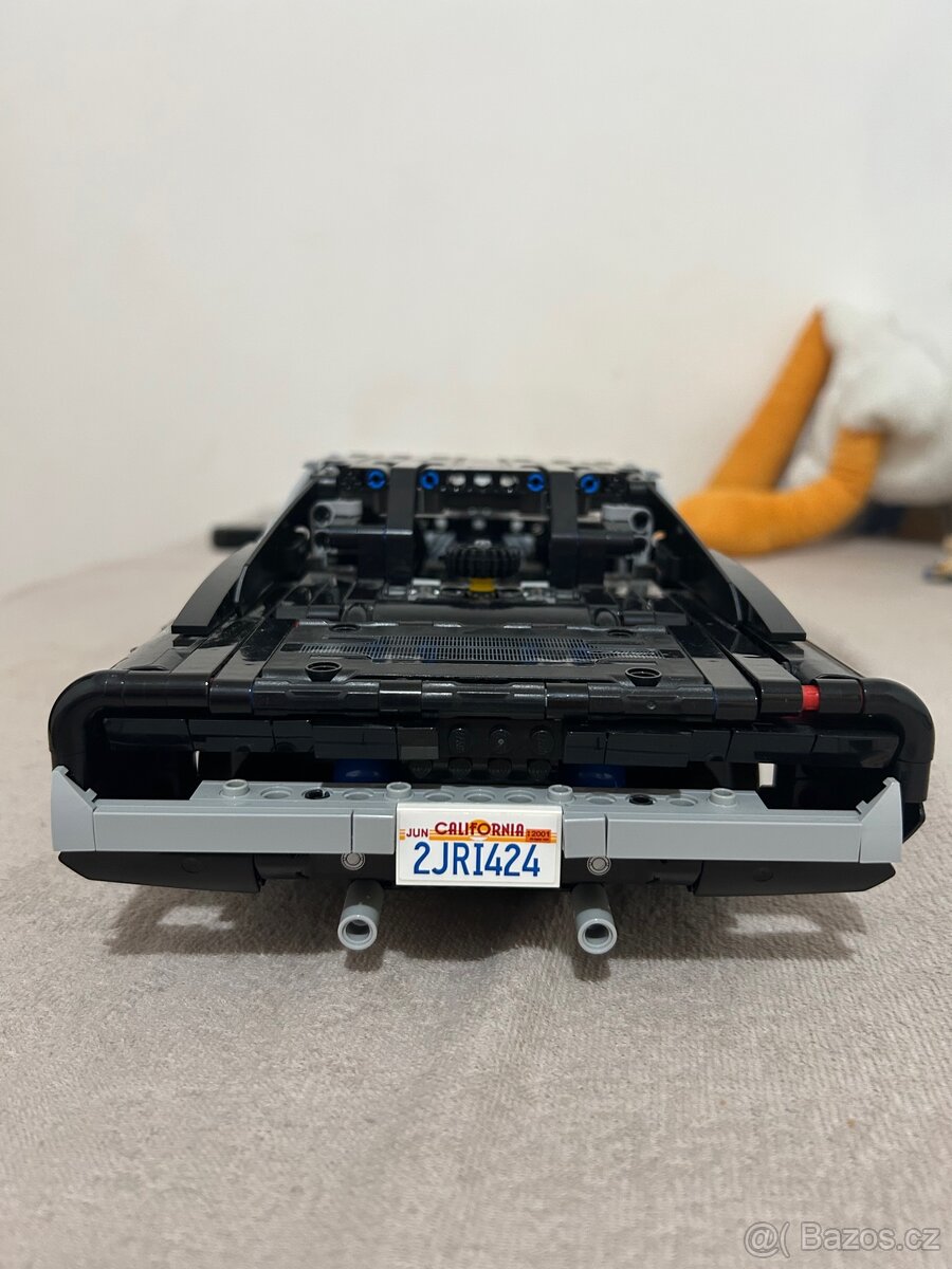 LEGO Technic Dom’s Dodge Charger (42111) - 4