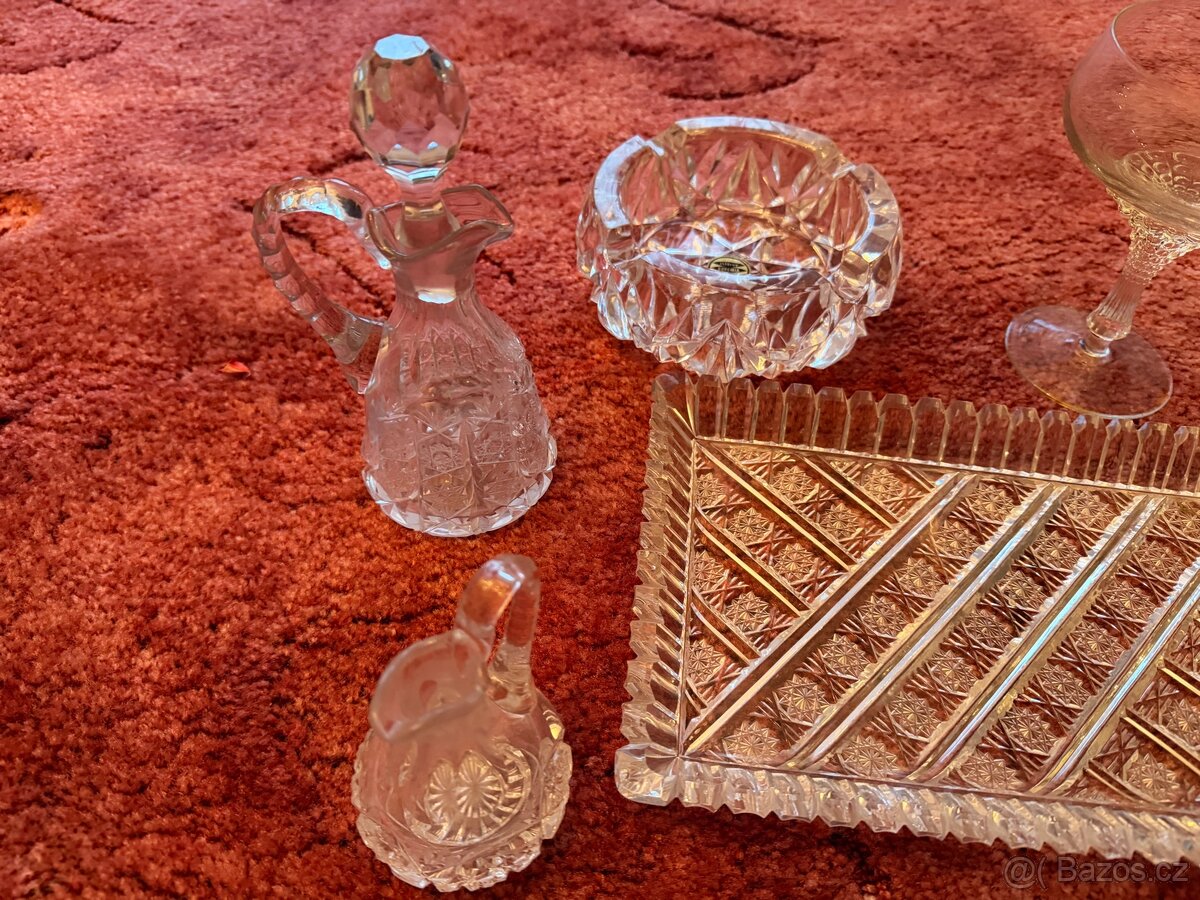 Sklo, porcelán a čajové sety z pozůstalosti - 4